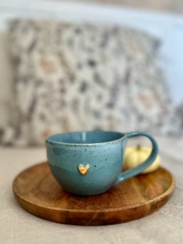 Filiżanka ceramiczna 300 ml turkusowa ze złotym sercem